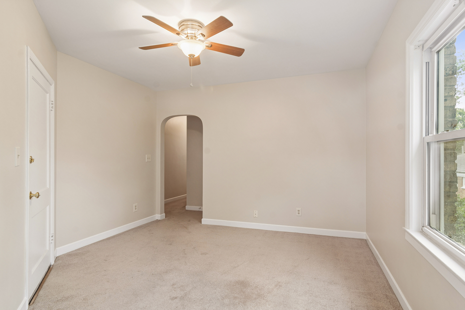 861 Waukegan Road Unit: 2