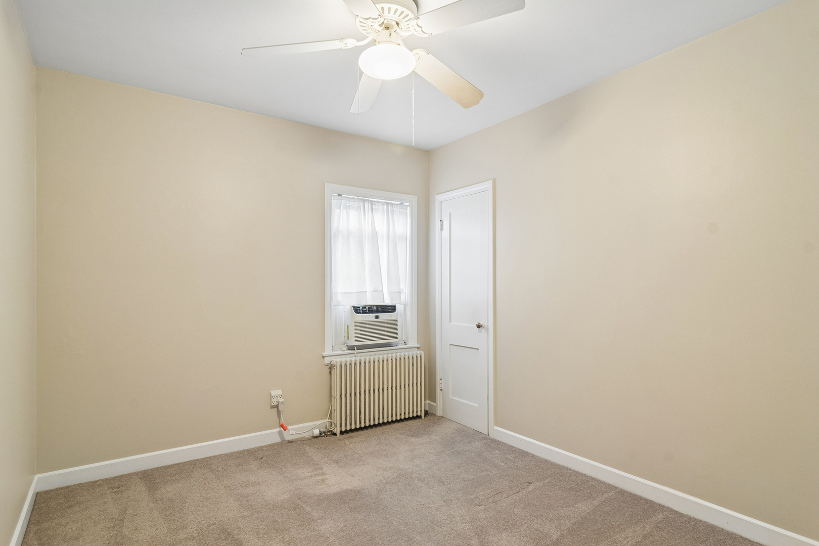 861 Waukegan Road Unit: 2