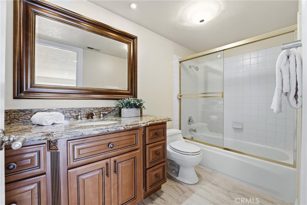 19704 Saddlecrest