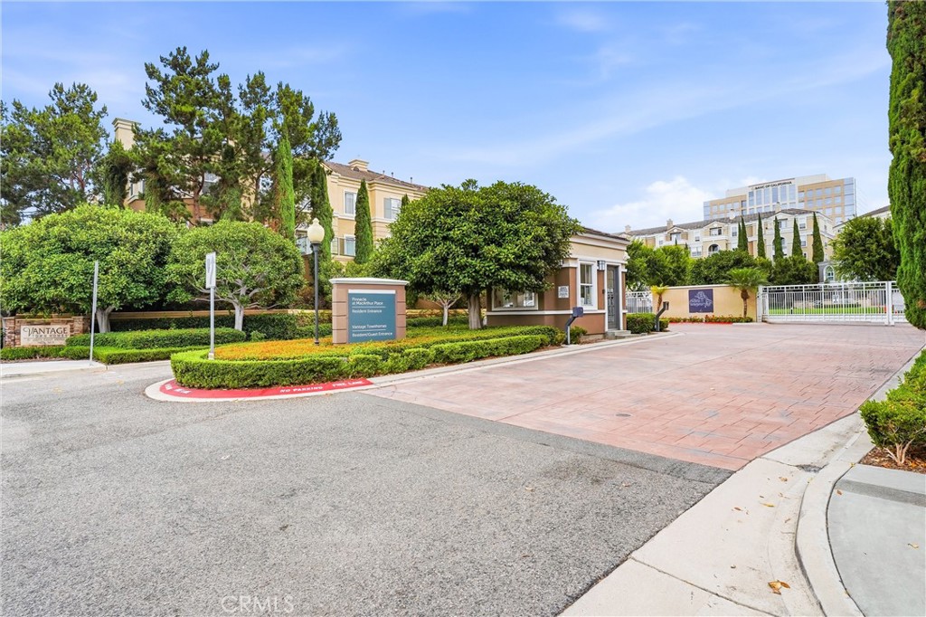 3407 S Main L