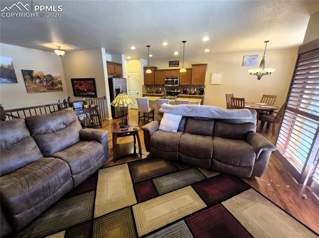 7619 Eagle Feather Point