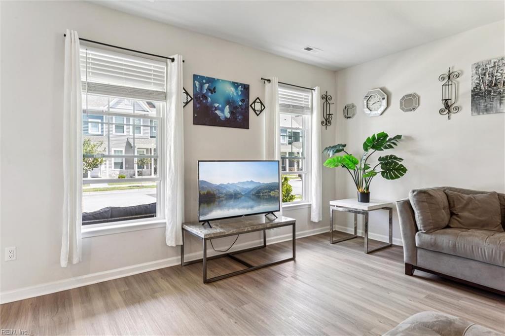 1519 Auckland CT