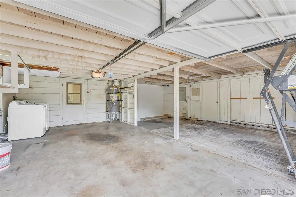 1222 Oak Dr