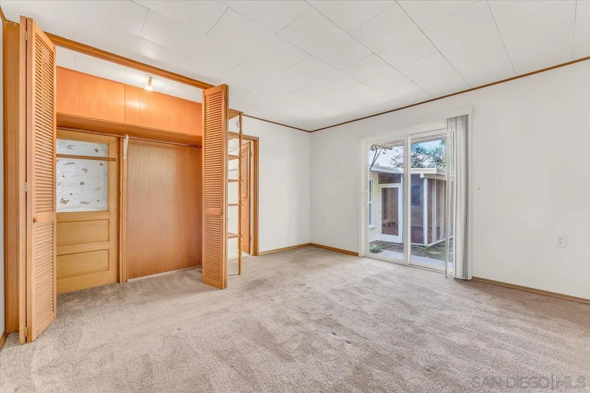 1222 Oak Dr