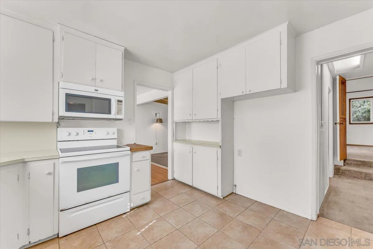1222 Oak Dr