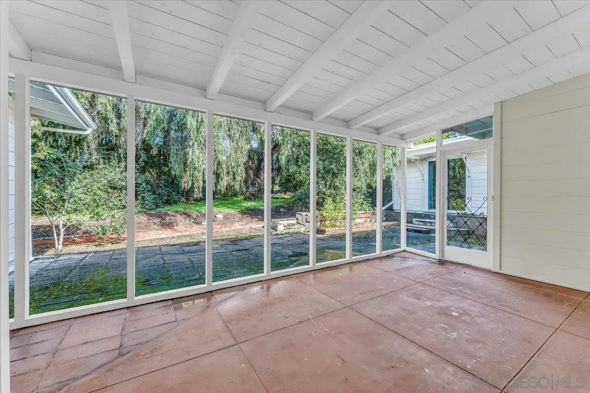 1222 Oak Dr