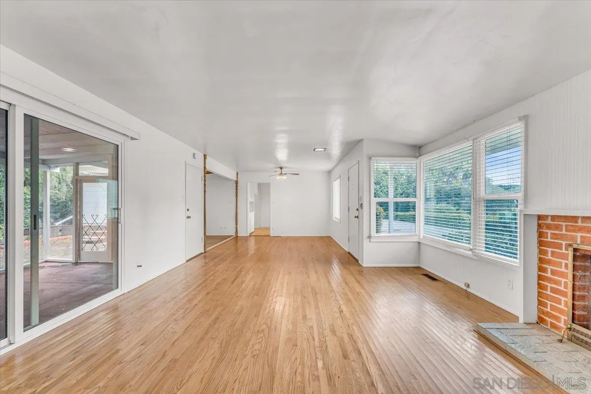 1222 Oak Dr
