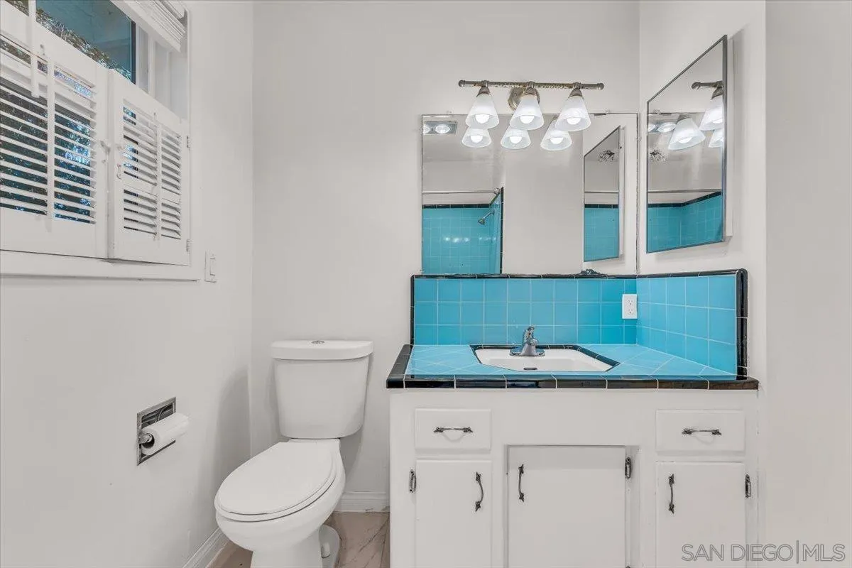 1222 Oak Dr