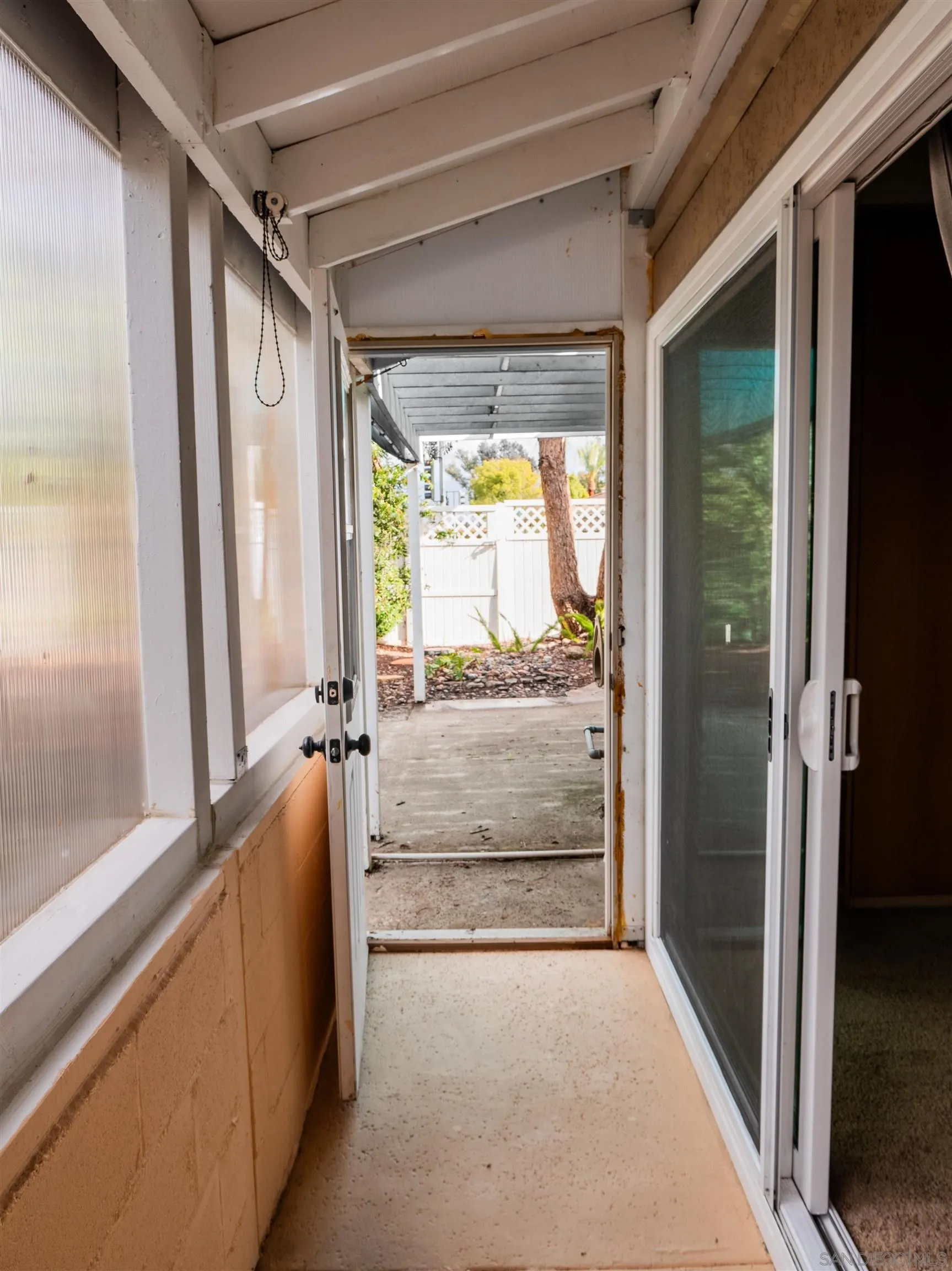 44511 La Paz Rd
