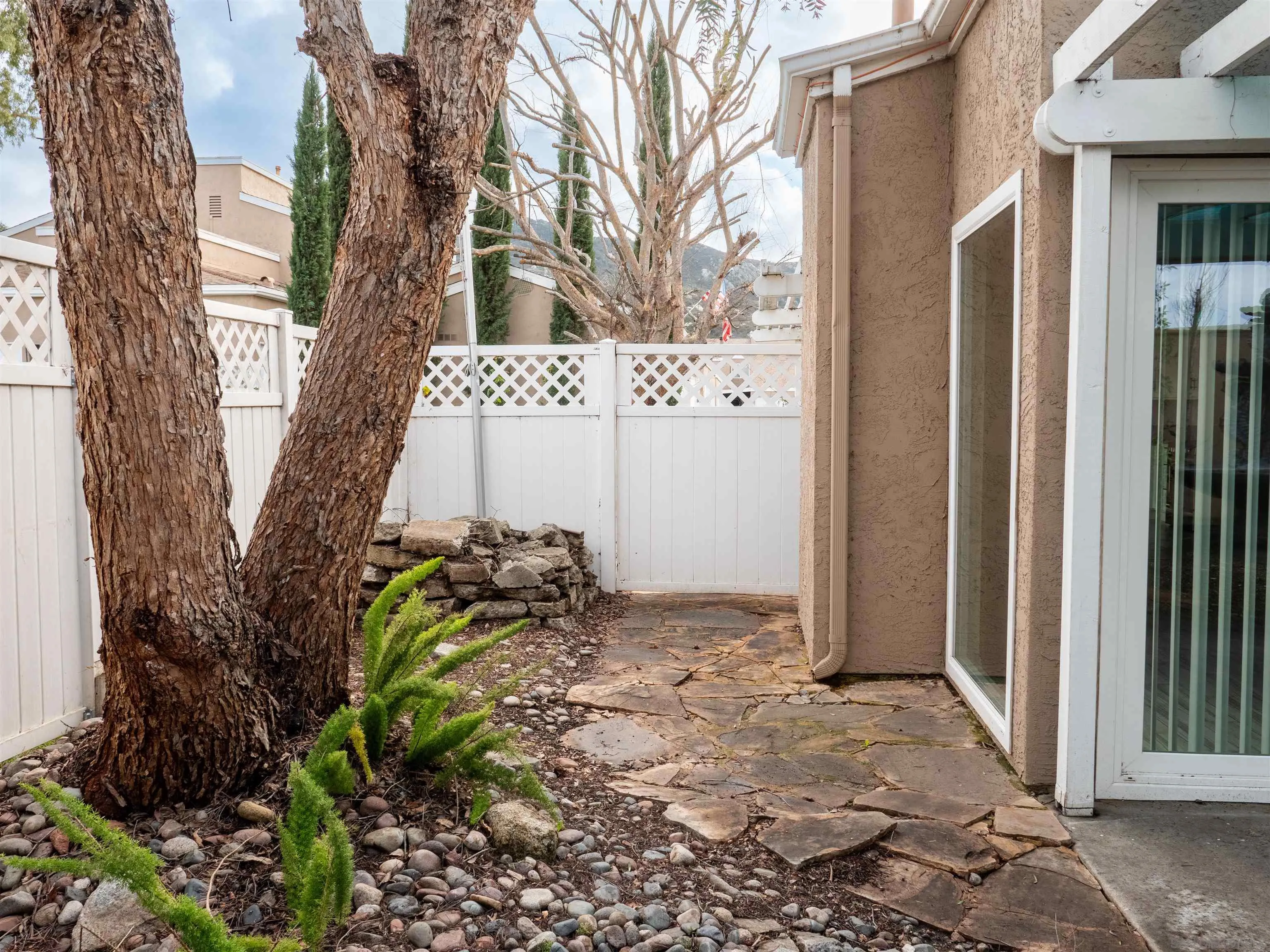 44511 La Paz Rd