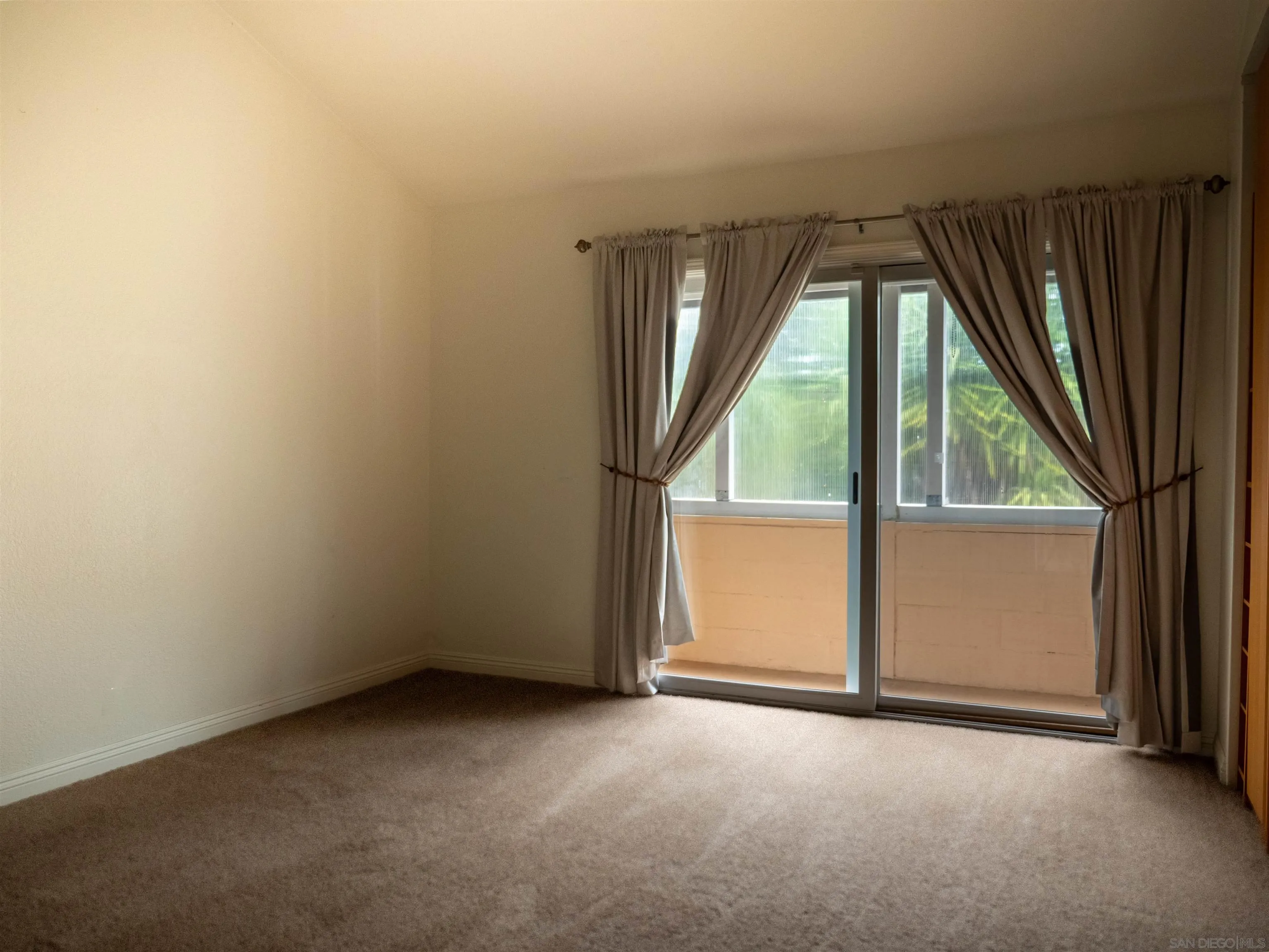 44511 La Paz Rd
