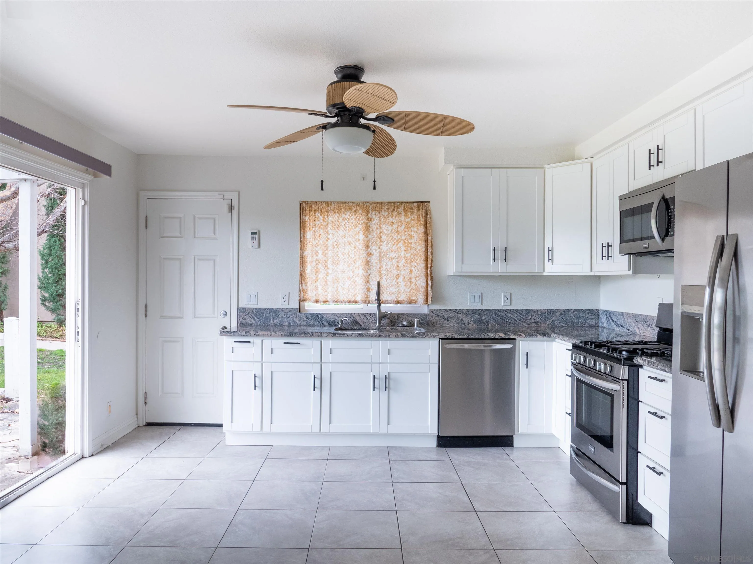 44511 La Paz Rd