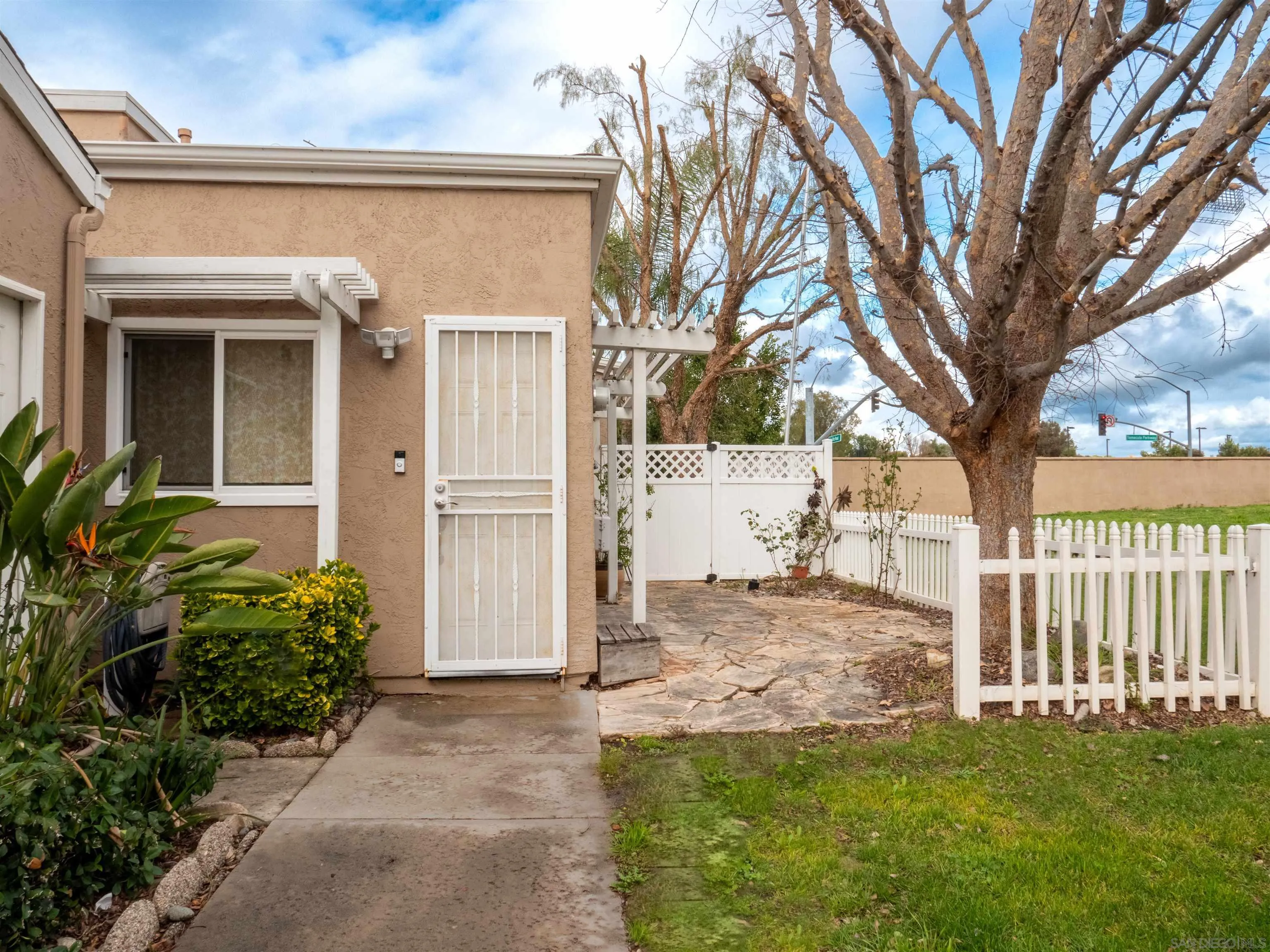 44511 La Paz Rd
