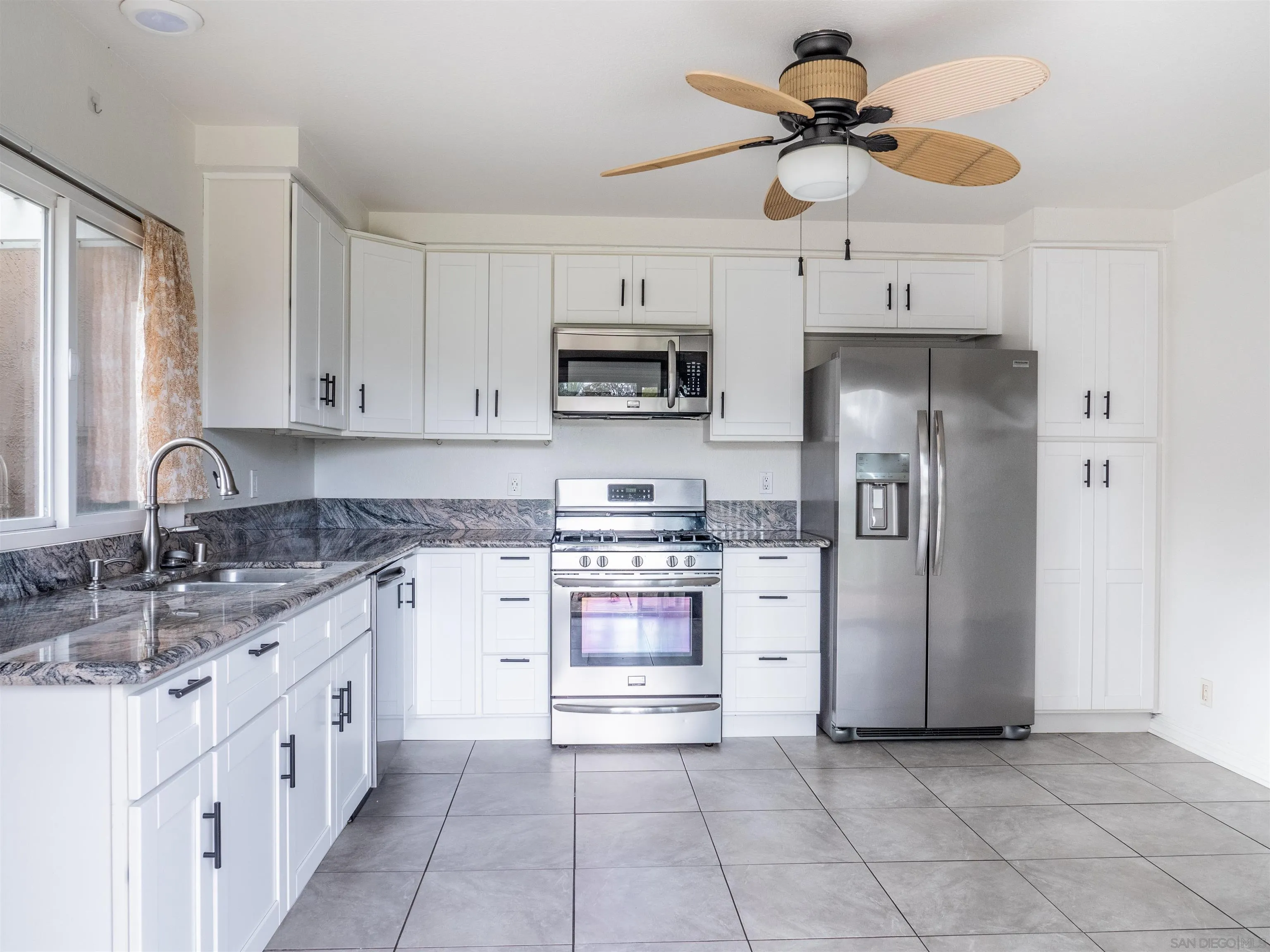 44511 La Paz Rd