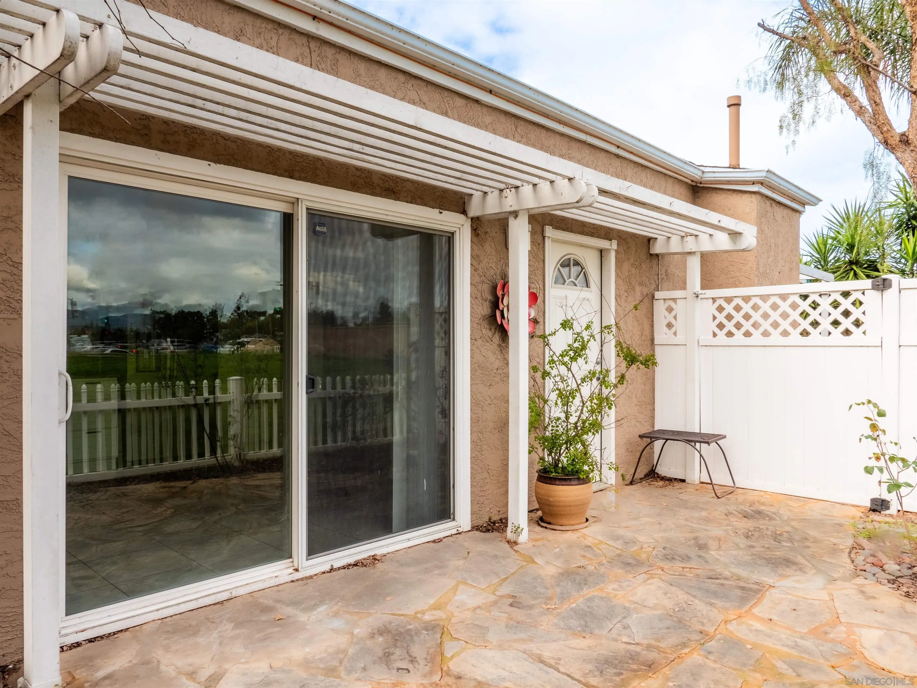 44511 La Paz Rd