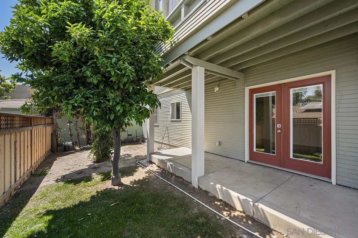 1821-25 Cypress Ave