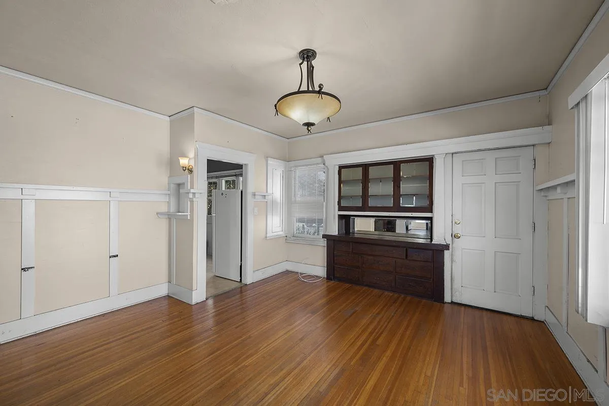 1821-25 Cypress Ave