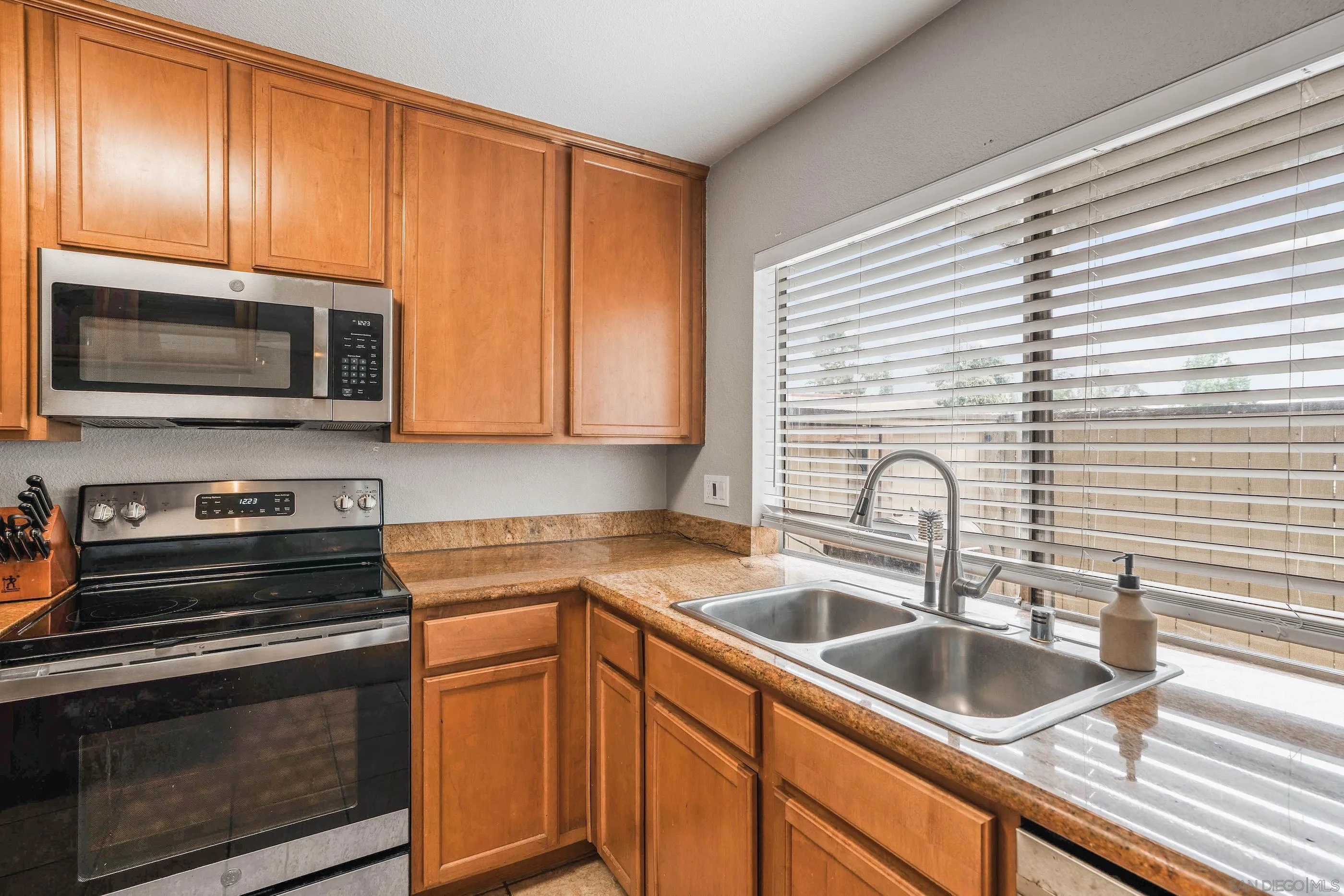 615 Fredricks Ave Unit 145