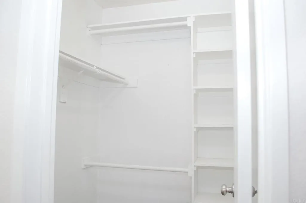 879 W San Ysidro Blvd Unit: 10