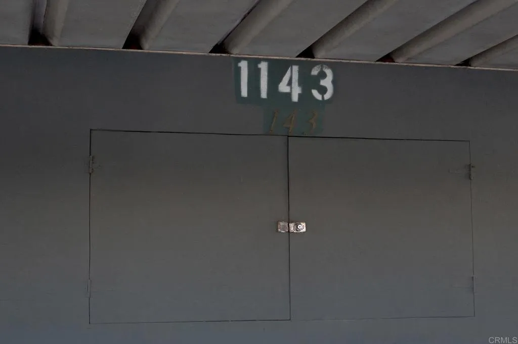 879 W San Ysidro Blvd Unit: 10