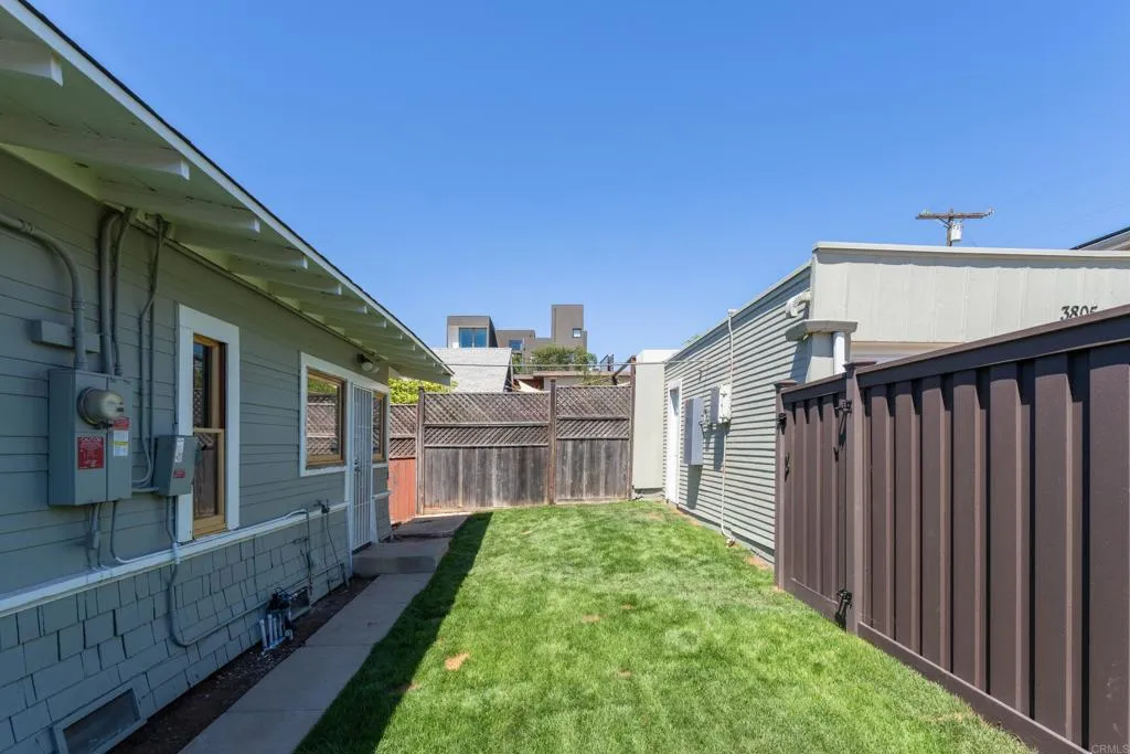 3805 Louisiana Street
