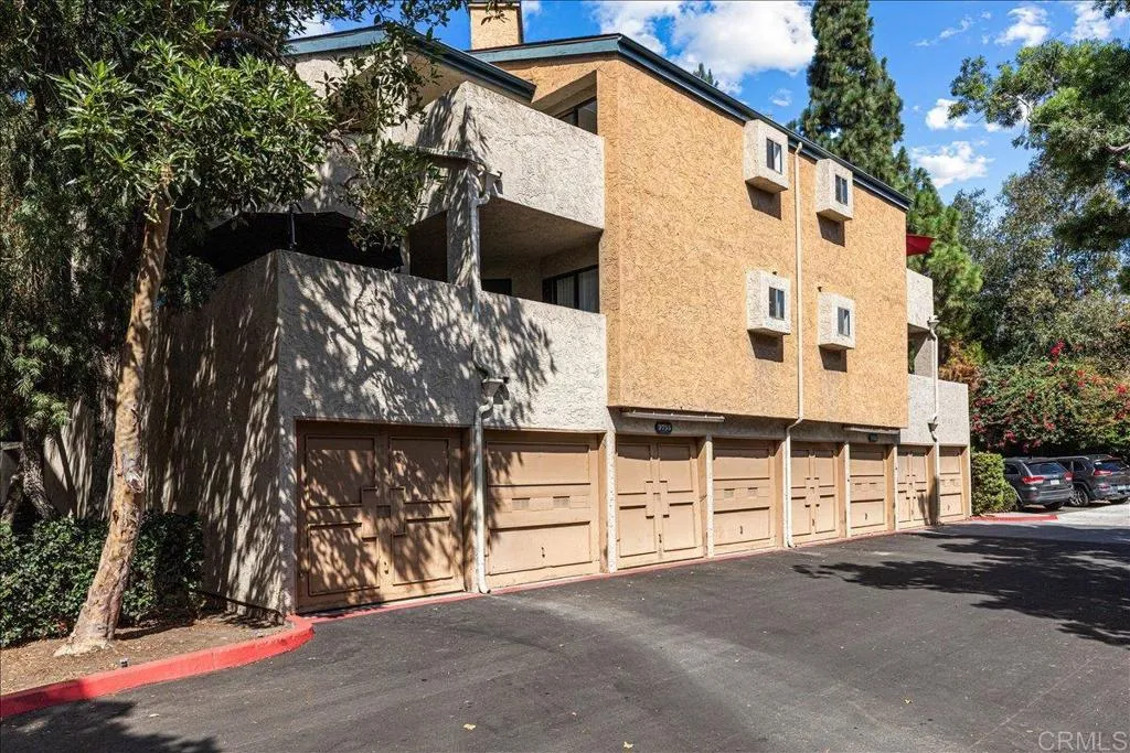 9755 Mesa Springs Way Unit: 126