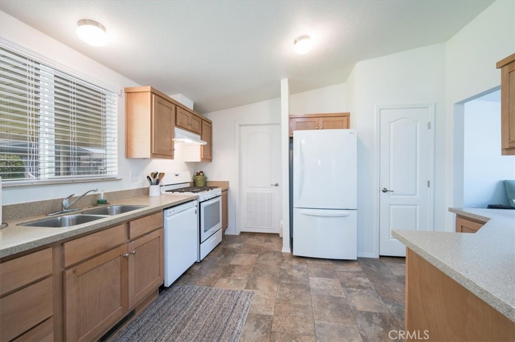 765 Mesa View Drive 1