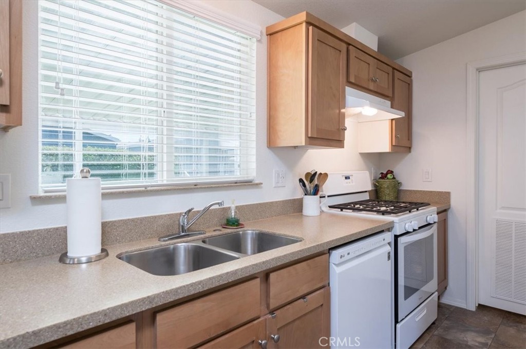 765 Mesa View Drive 1