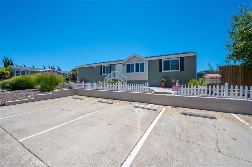 765 Mesa View Drive 1