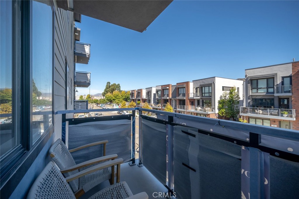 2475 Victoria Avenue 402