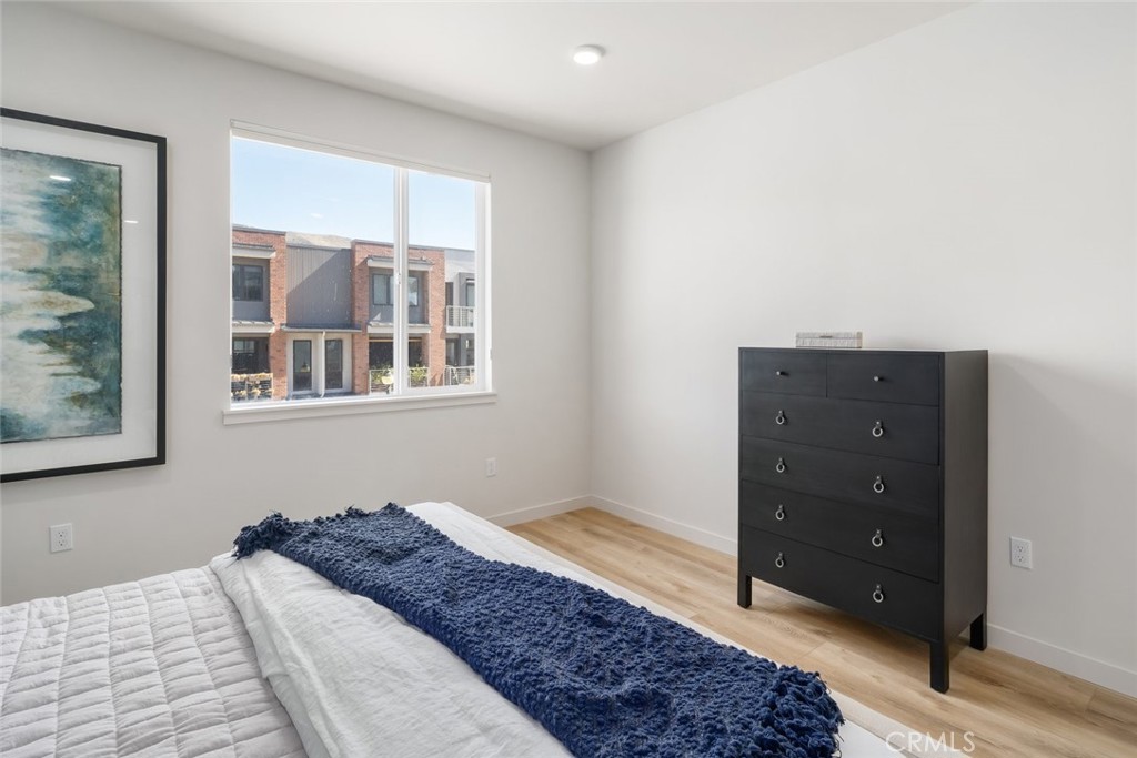 2475 Victoria Avenue 402