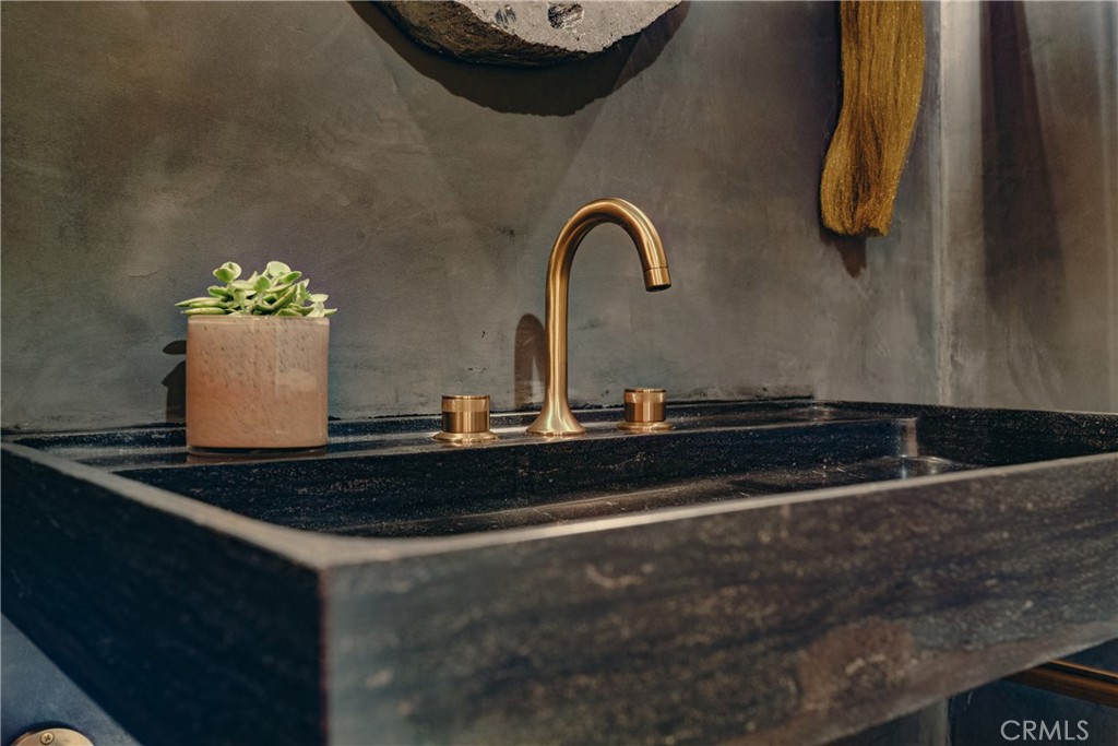 670 Santa Lucia Avenue