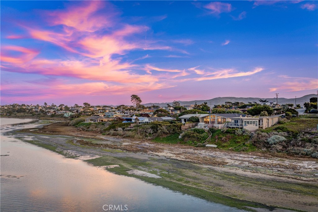 670 Santa Lucia Avenue