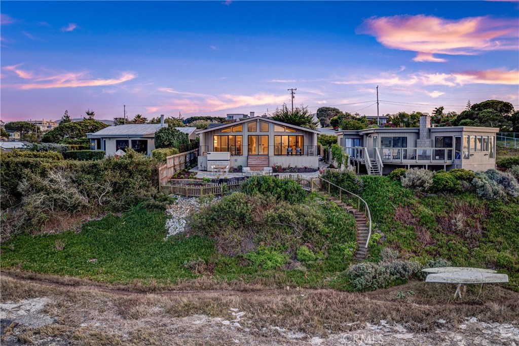 670 Santa Lucia Avenue