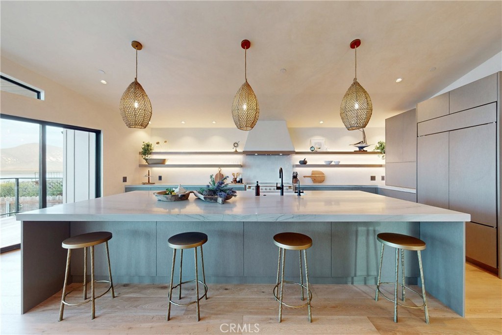 670 Santa Lucia Avenue