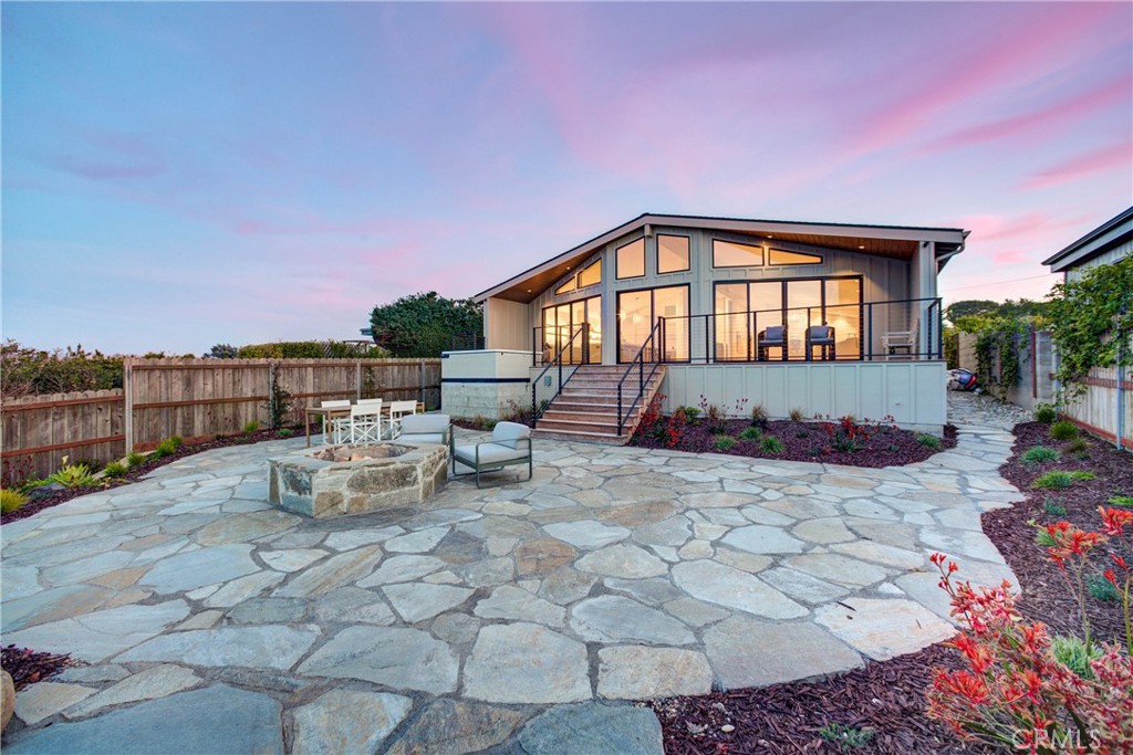 670 Santa Lucia Avenue