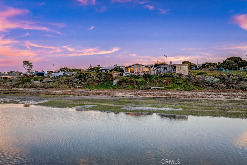 670 Santa Lucia Avenue