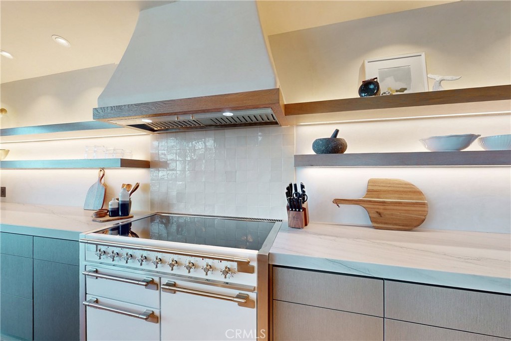 670 Santa Lucia Avenue