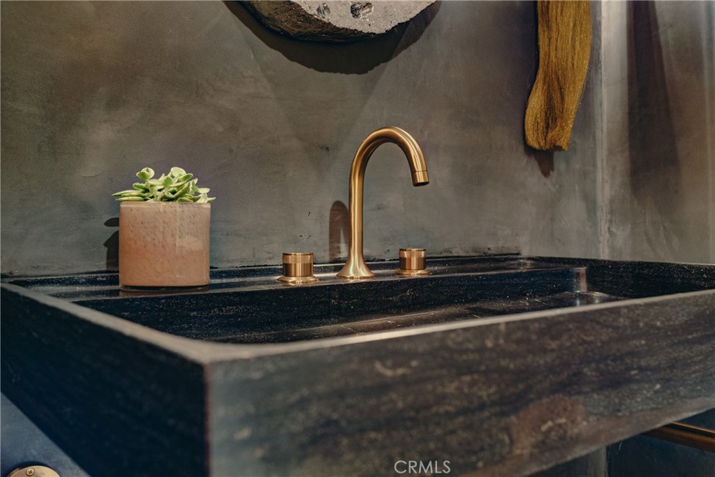 670 Santa Lucia Avenue