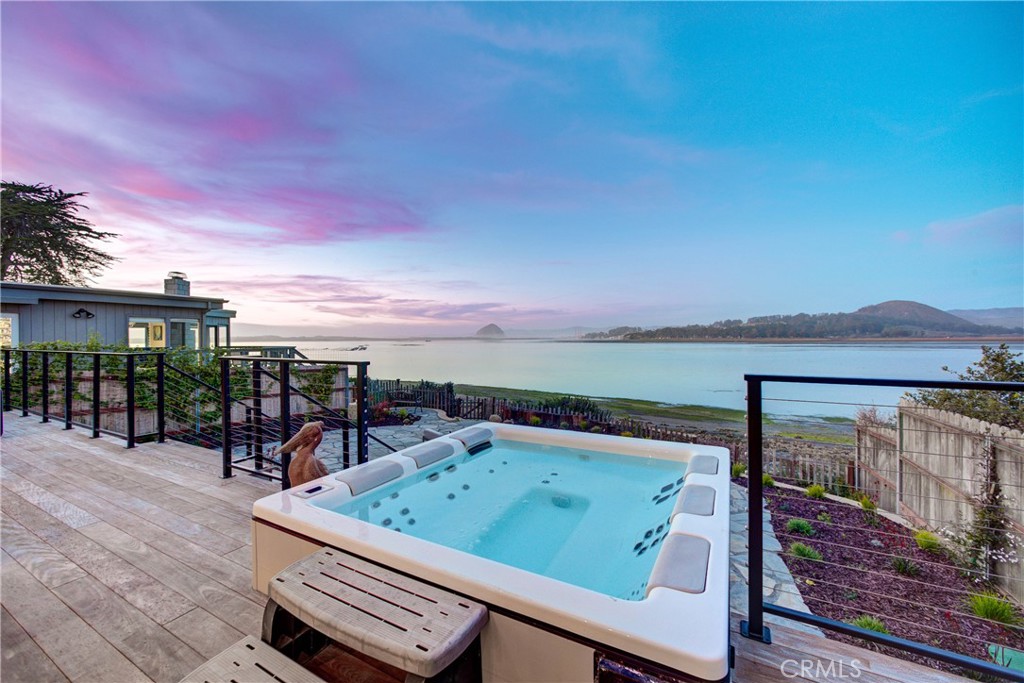 670 Santa Lucia Avenue