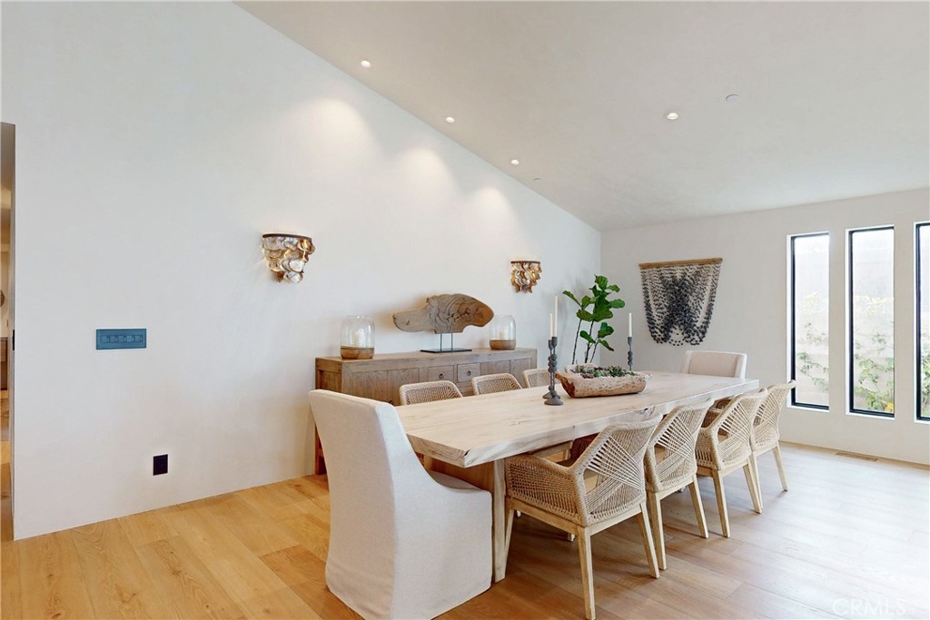 670 Santa Lucia Avenue