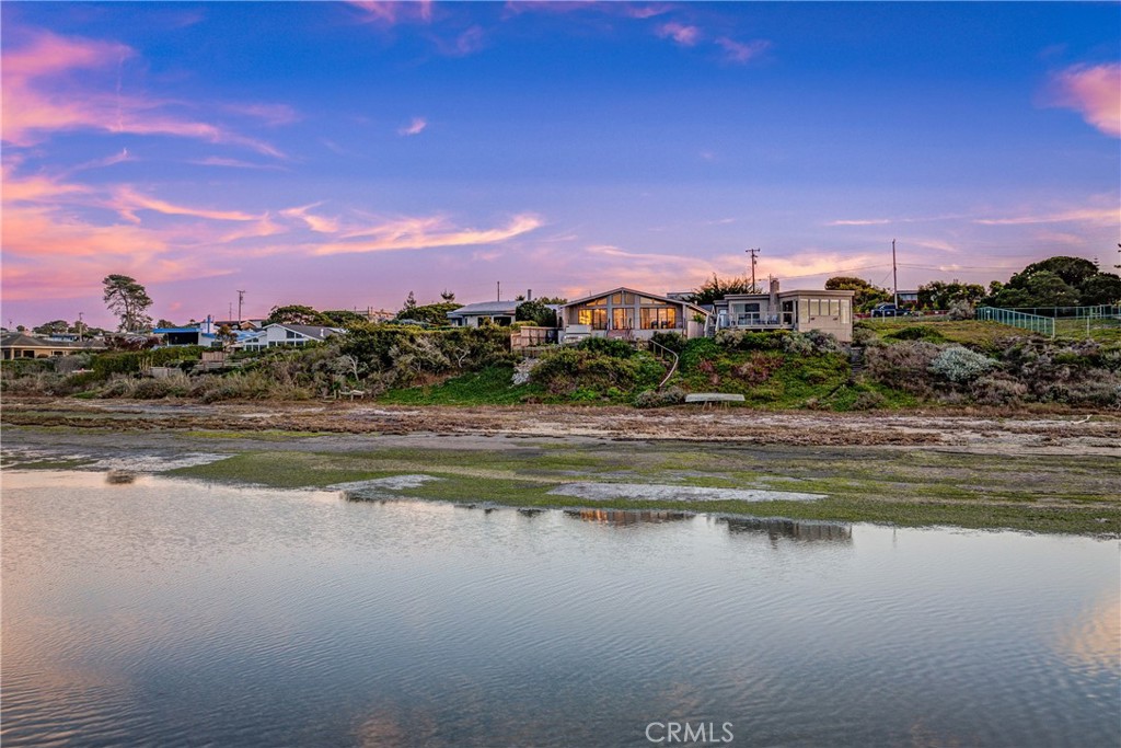 670 Santa Lucia Avenue