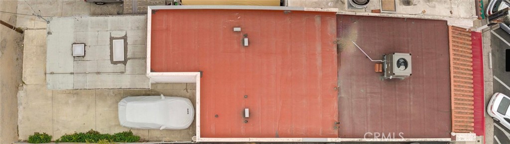 5748 Hollister Avenue