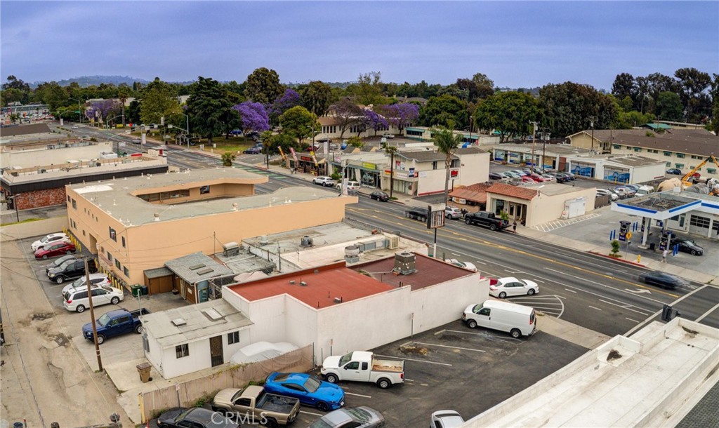 5748 Hollister Avenue