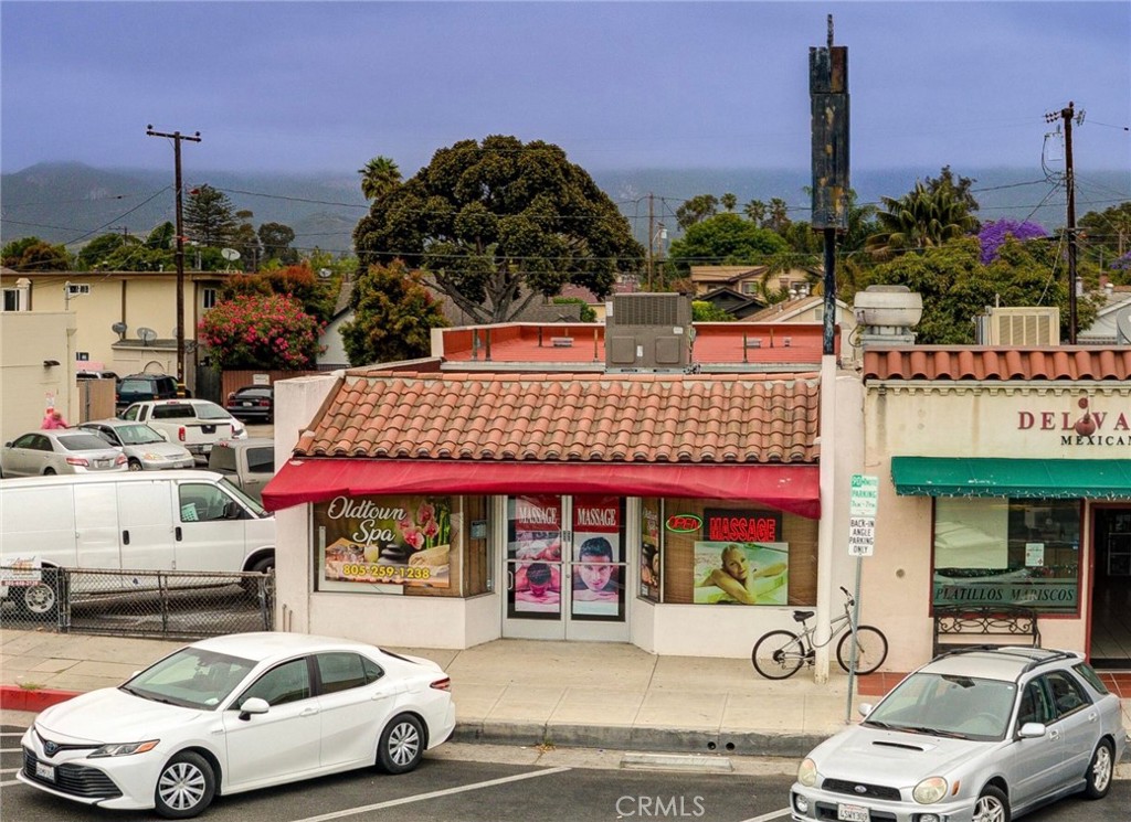 5748 Hollister Avenue