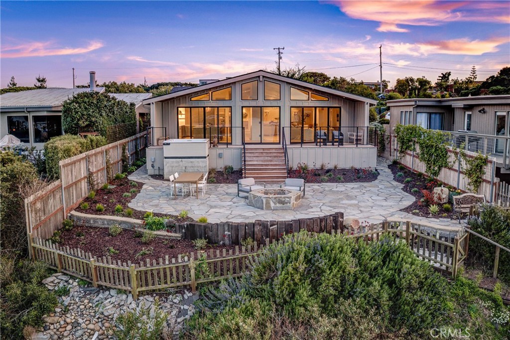 670 Santa Lucia Avenue