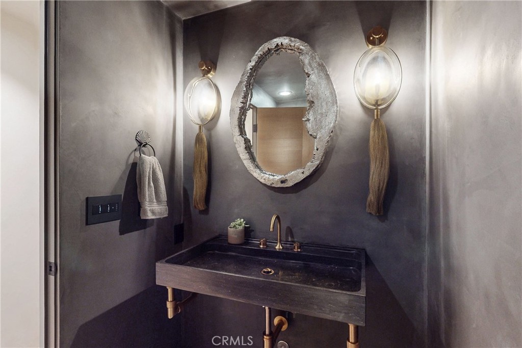 670 Santa Lucia Avenue