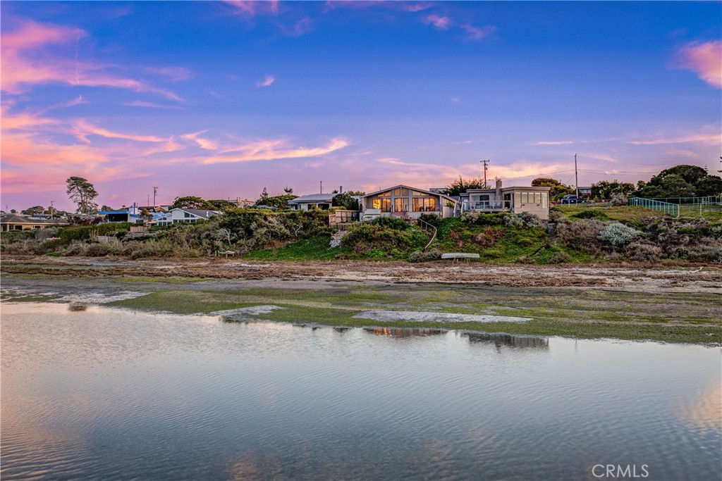 670 Santa Lucia Avenue