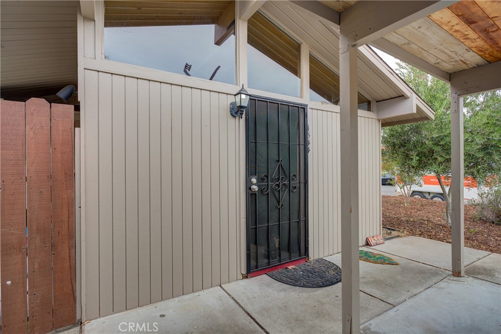 1544 Oak