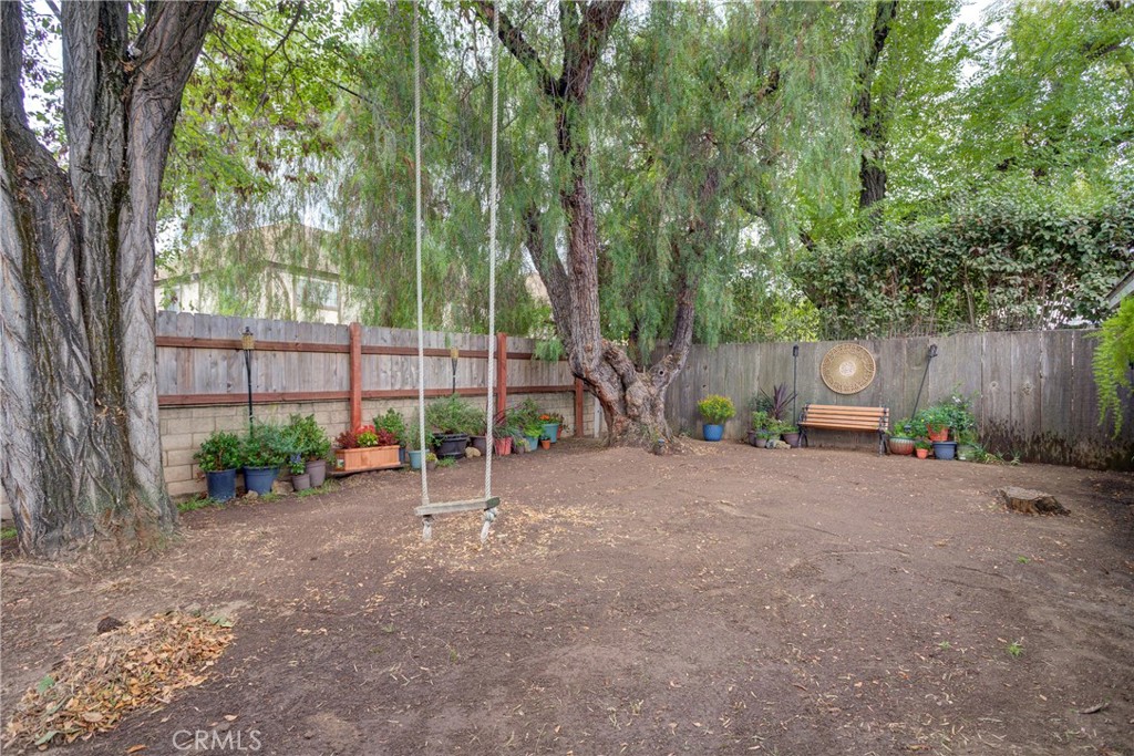1544 Oak